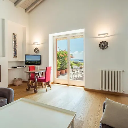 Alloro Gardone Riviera